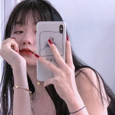 龙纹身的女孩
